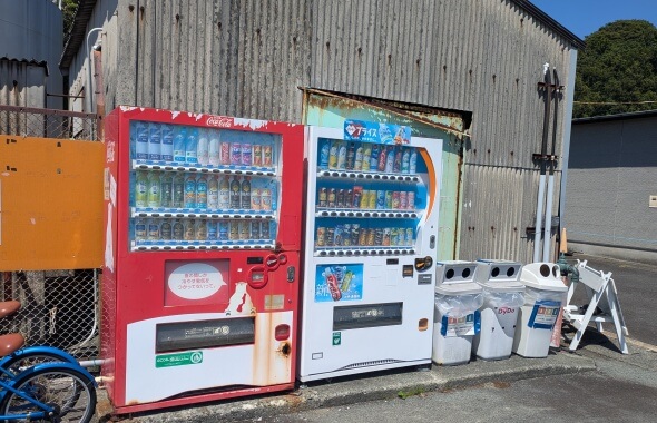 白灯台堤防の駐車場にある自動販売機
