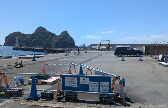 白灯台堤防側の駐車場